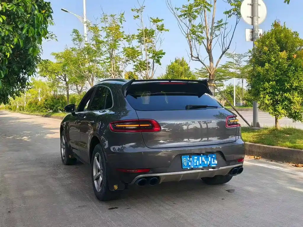 Porsche Macan — миниатюра 9