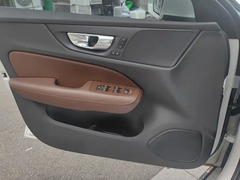 Volvo S60 — миниатюра 7