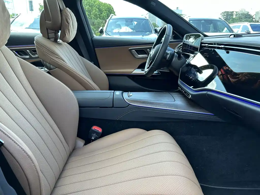 Mercedes-Benz E-Class — миниатюра 12
