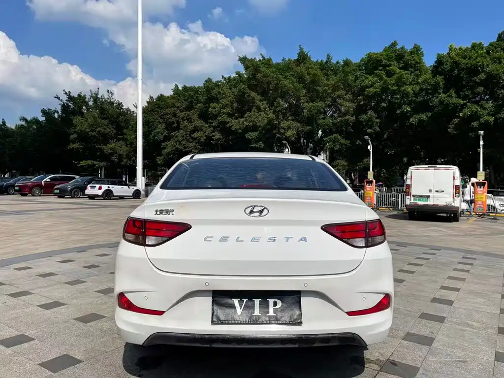 Hyundai Elantra — миниатюра 6