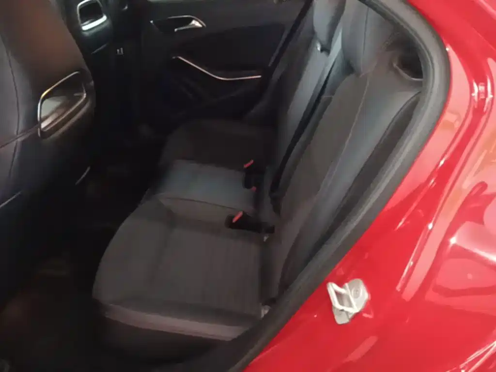 Mercedes-Benz A-Class (Import) — миниатюра 17