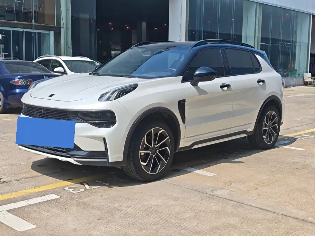 Lynk & Co 01