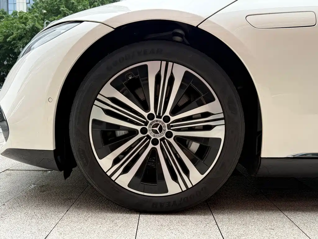 Mercedes-Benz EQS 2022 450+