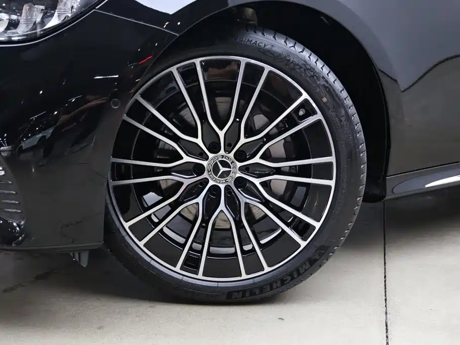 Mercedes-Benz E-Class — миниатюра 26