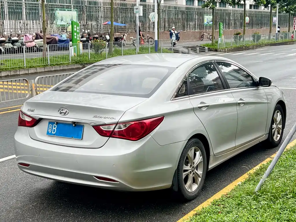 Hyundai Sonata — миниатюра 9