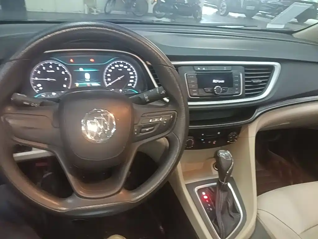 Buick Excelle — миниатюра 10
