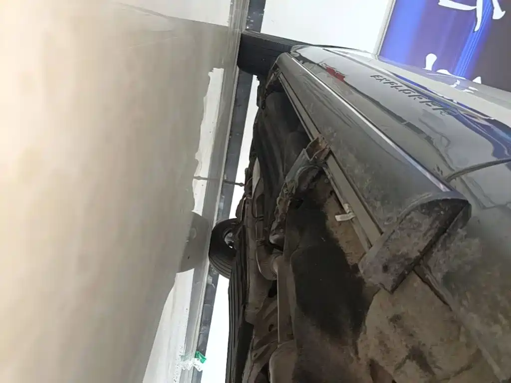 Ford Explorer — миниатюра 21