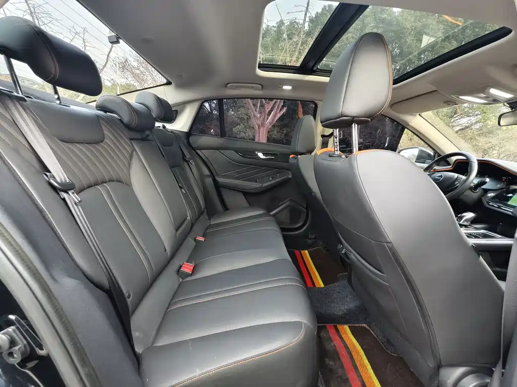 DONGFENG YI HYUN MAX