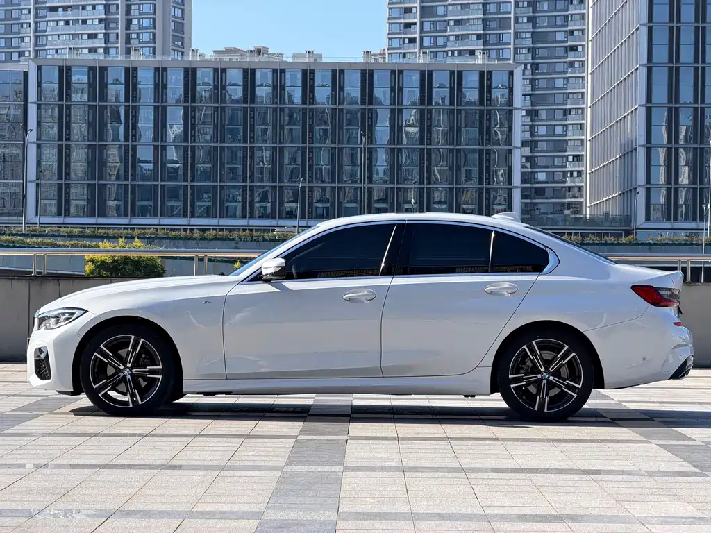 BMW 3 Series — миниатюра 3