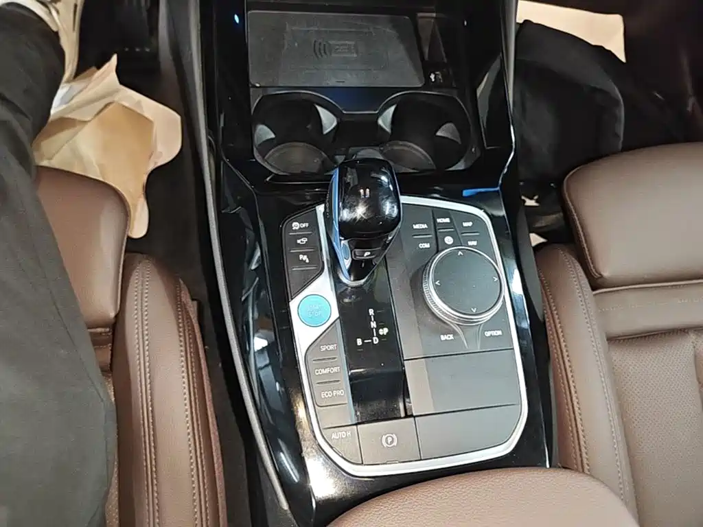 BMW iX3 — миниатюра 14
