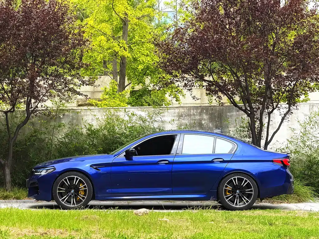 BMW M5 — миниатюра 9