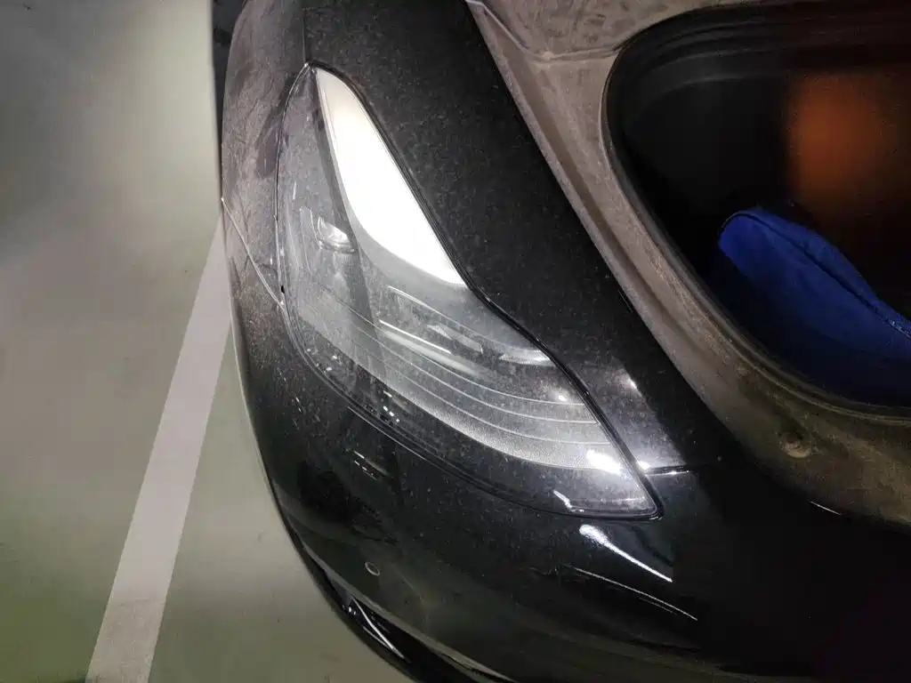 Tesla Model Y — миниатюра 7