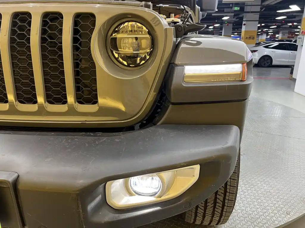 Jeep Wrangler PHEV — миниатюра 7