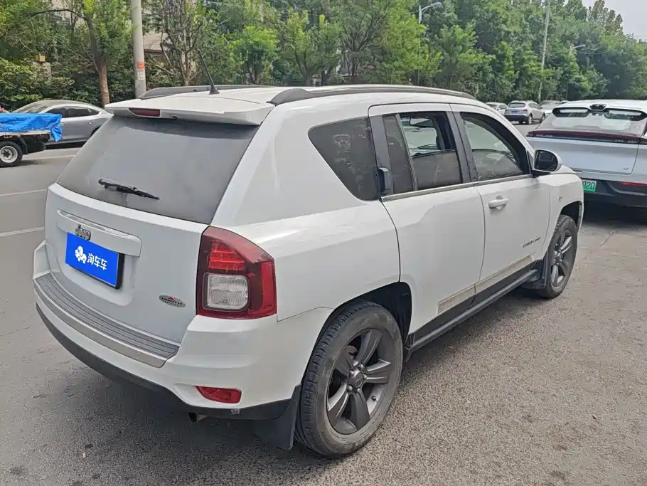 Jeep Compass (Import) — миниатюра 3