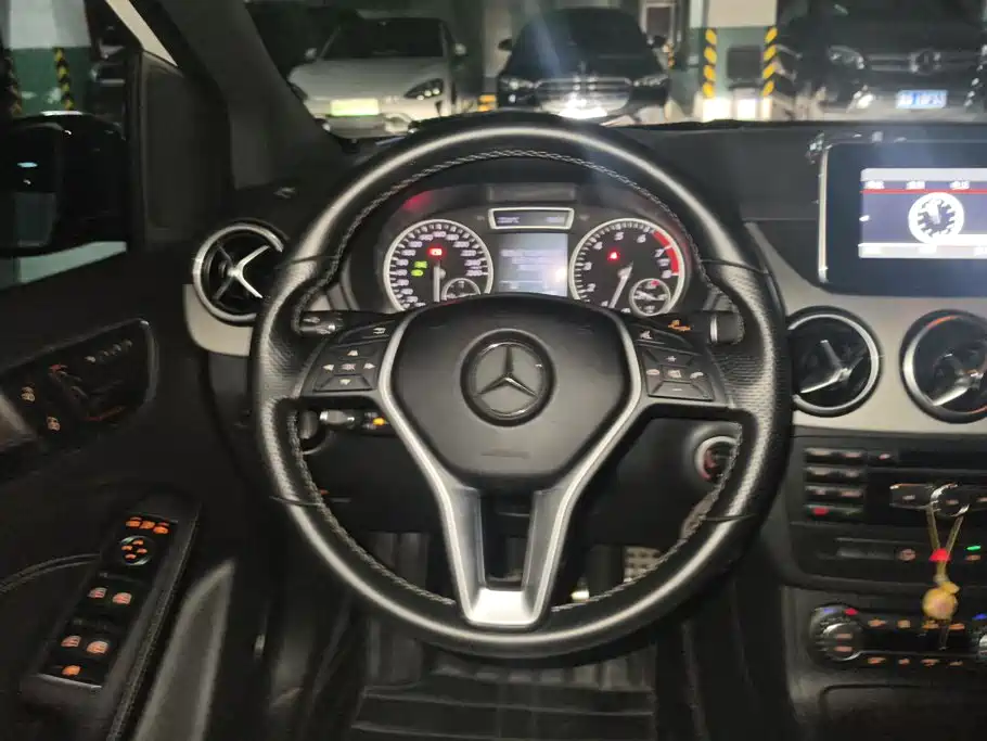 Mercedes-Benz B-Class — миниатюра 15