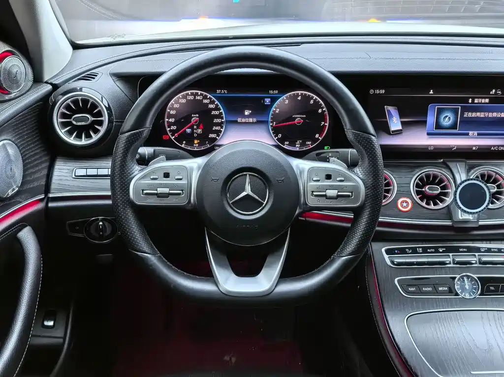 Mercedes-Benz E-Class — миниатюра 19