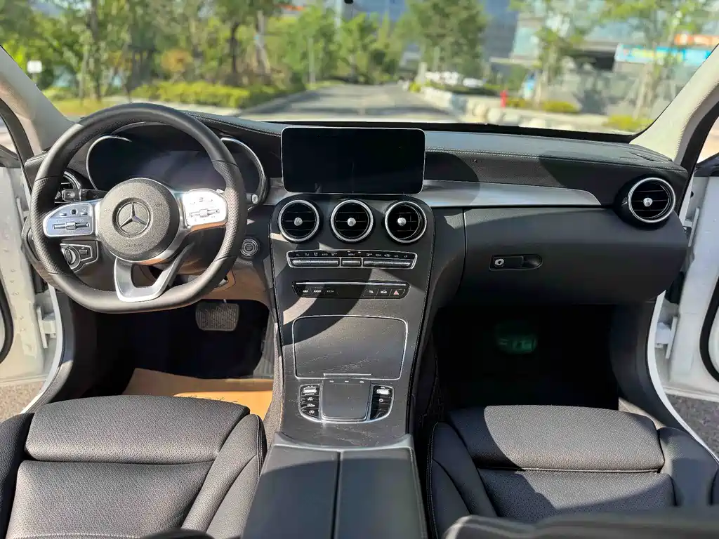 Mercedes-Benz C-Class — миниатюра 4