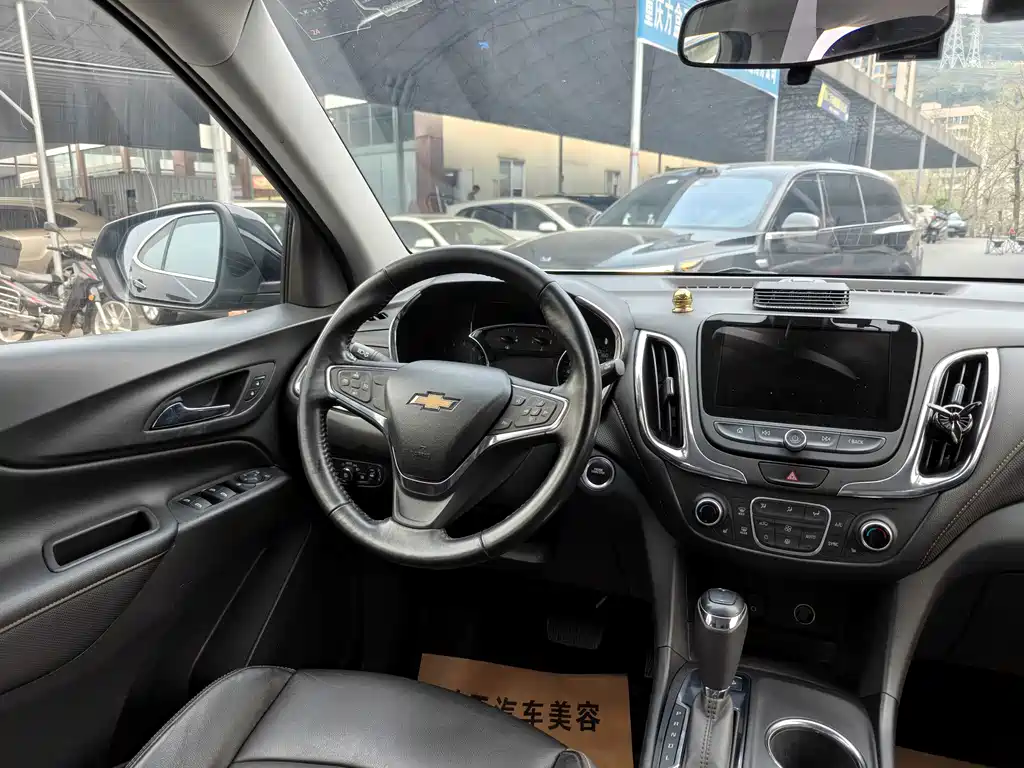Chevrolet Equinox — миниатюра 12