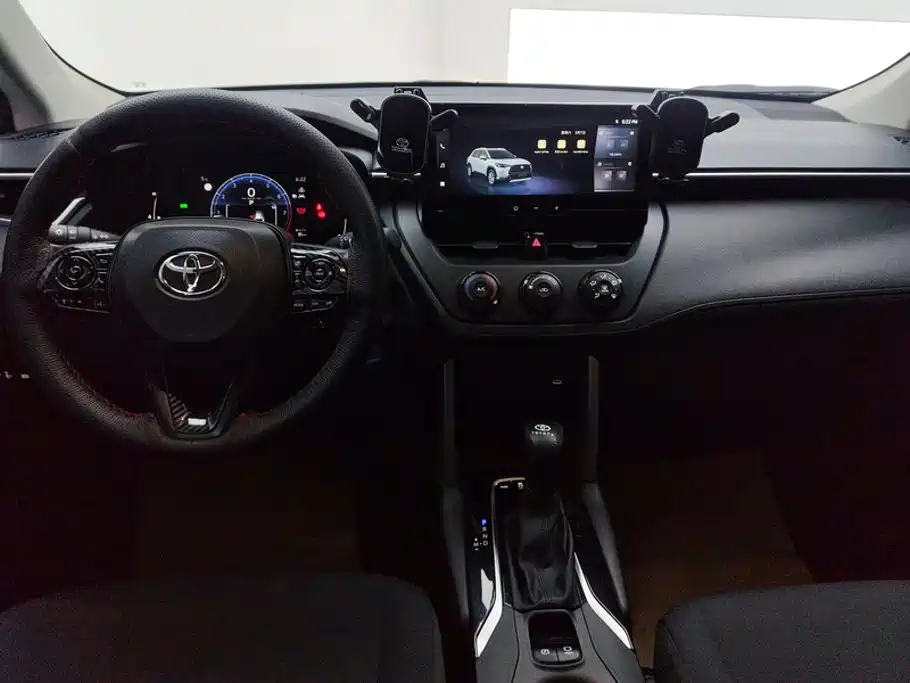 Toyota Corolla Cross — миниатюра 12