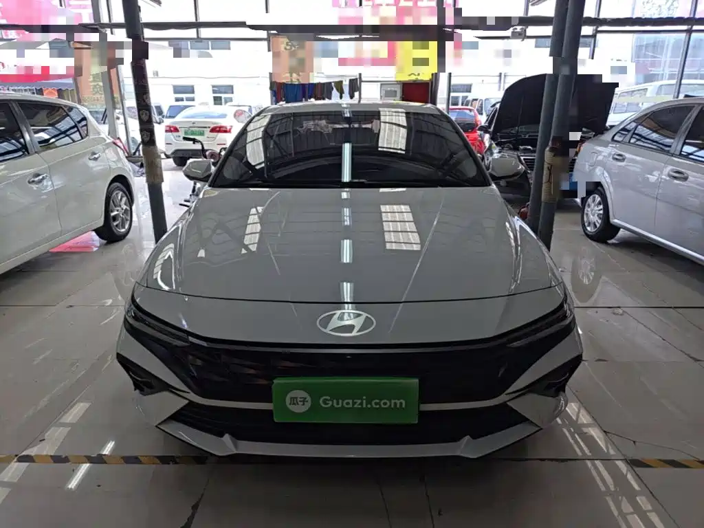Hyundai Elantra — миниатюра 3