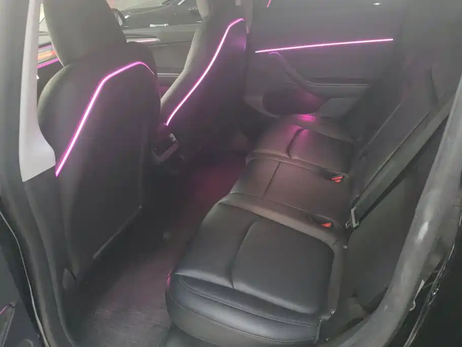 Tesla Model Y — миниатюра 11
