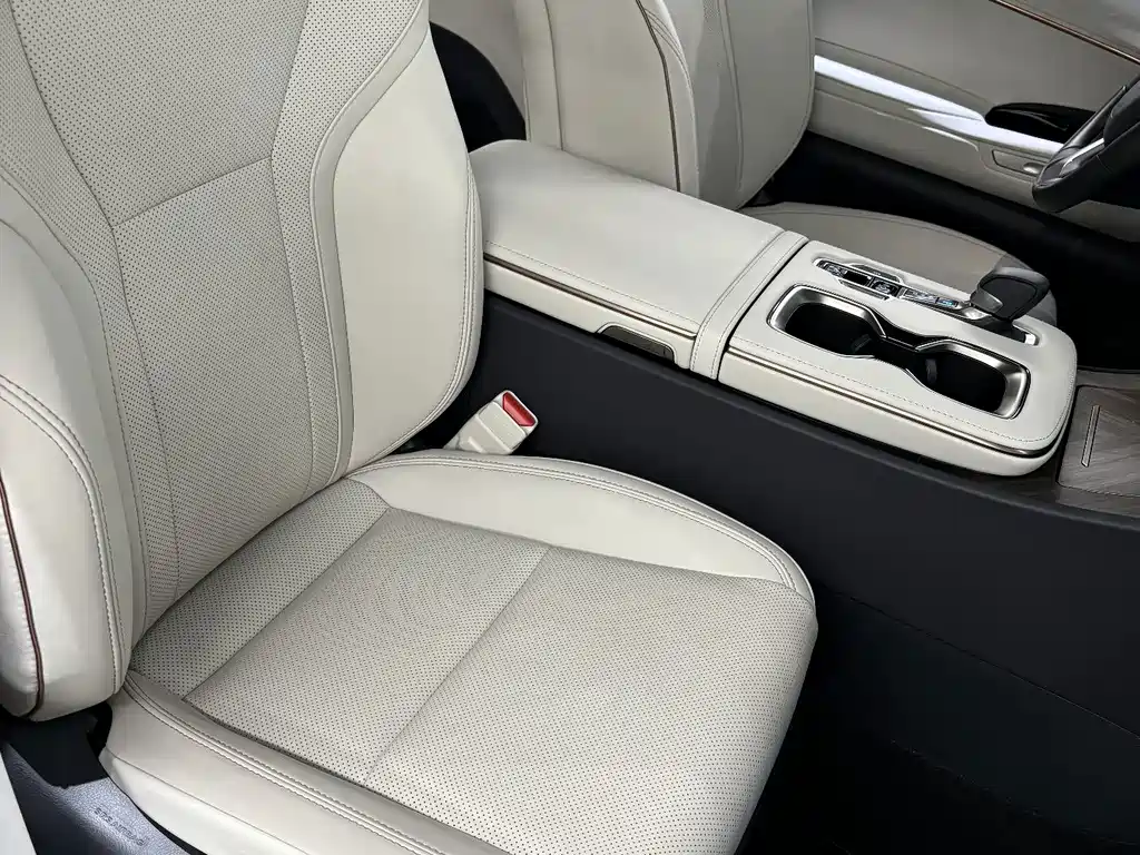 Lexus LM — миниатюра 12