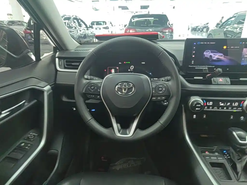 Toyota RAV4 — миниатюра 11