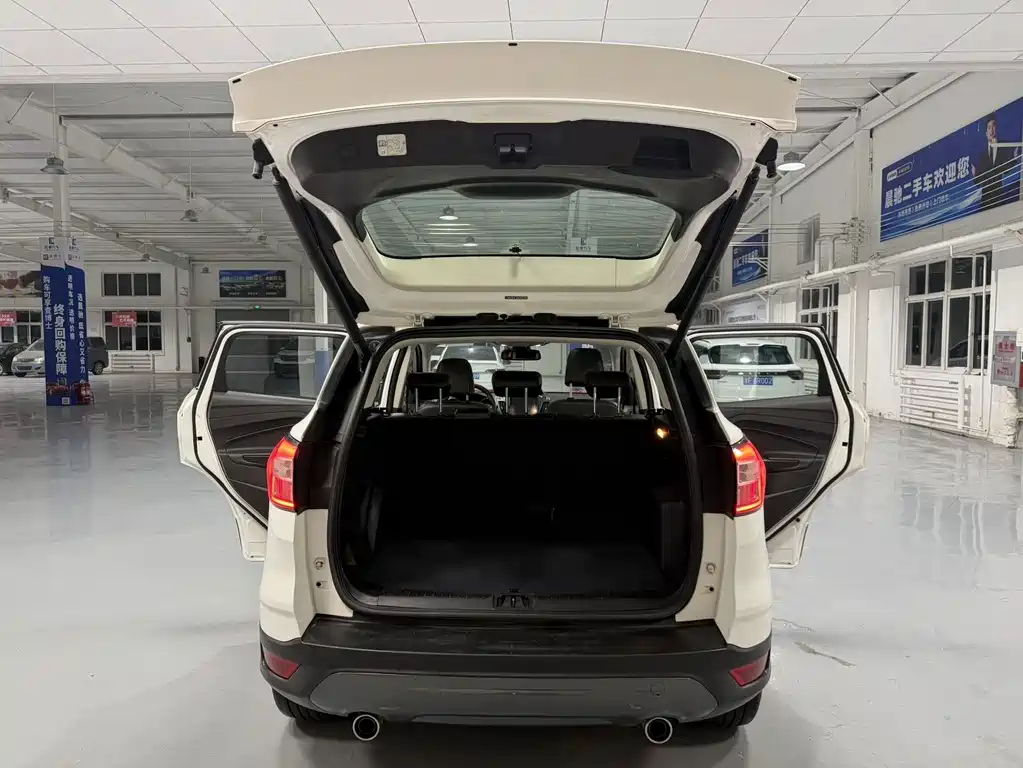 Ford Kuga — миниатюра 16