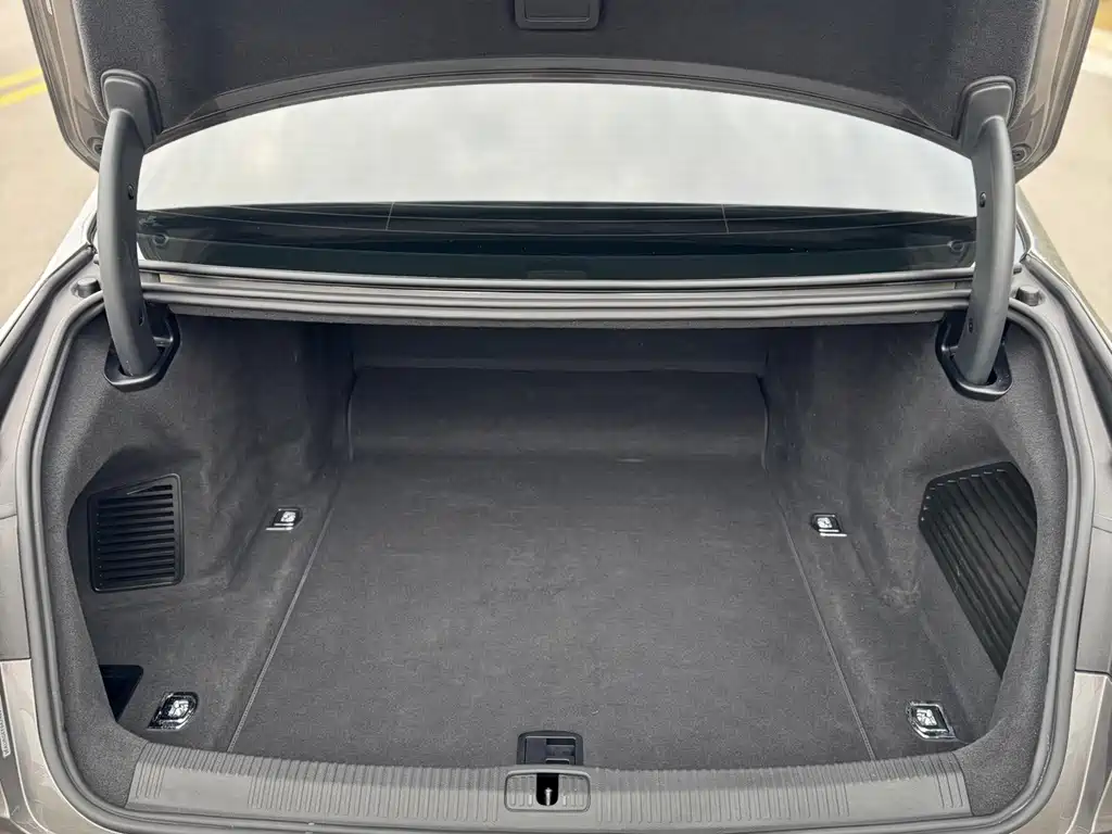 Audi A8 — миниатюра 20