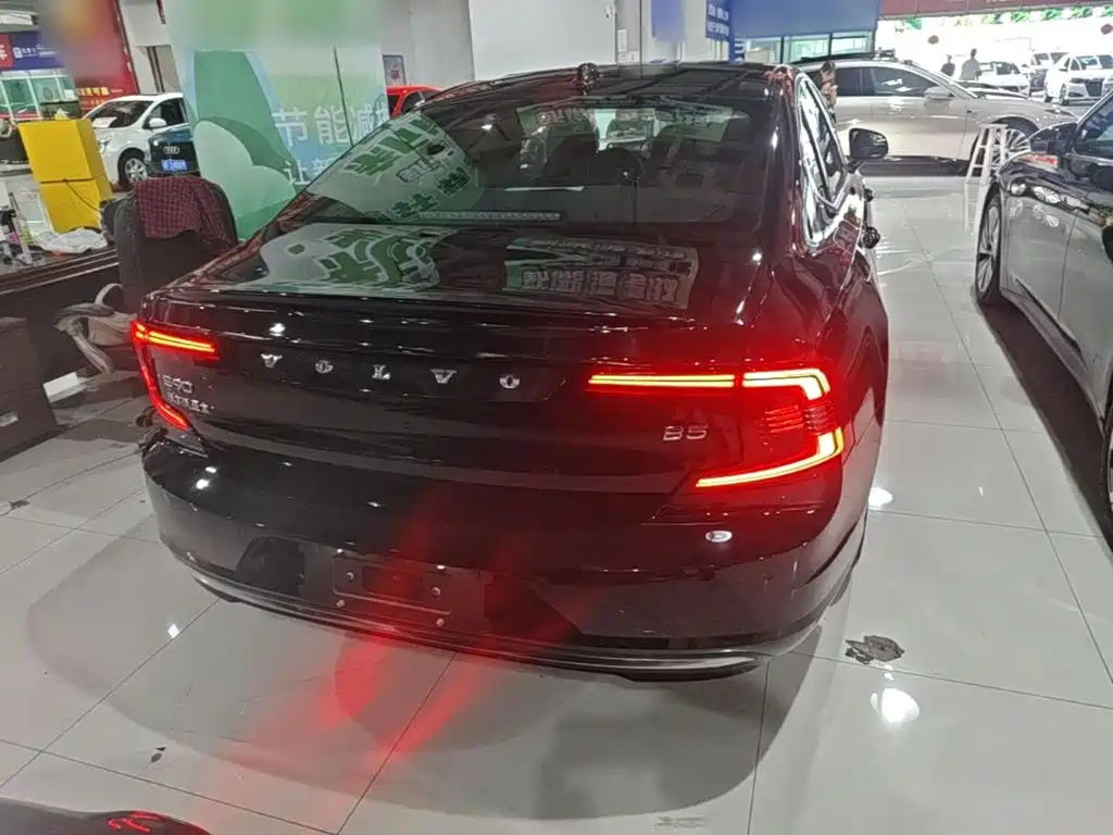 Volvo S90 — миниатюра 6