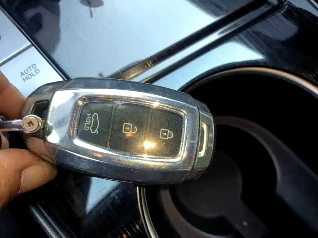 Hyundai Elantra — миниатюра 9