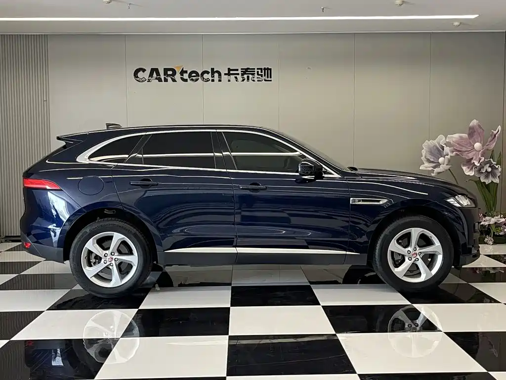 Jaguar F-PACE — миниатюра 4