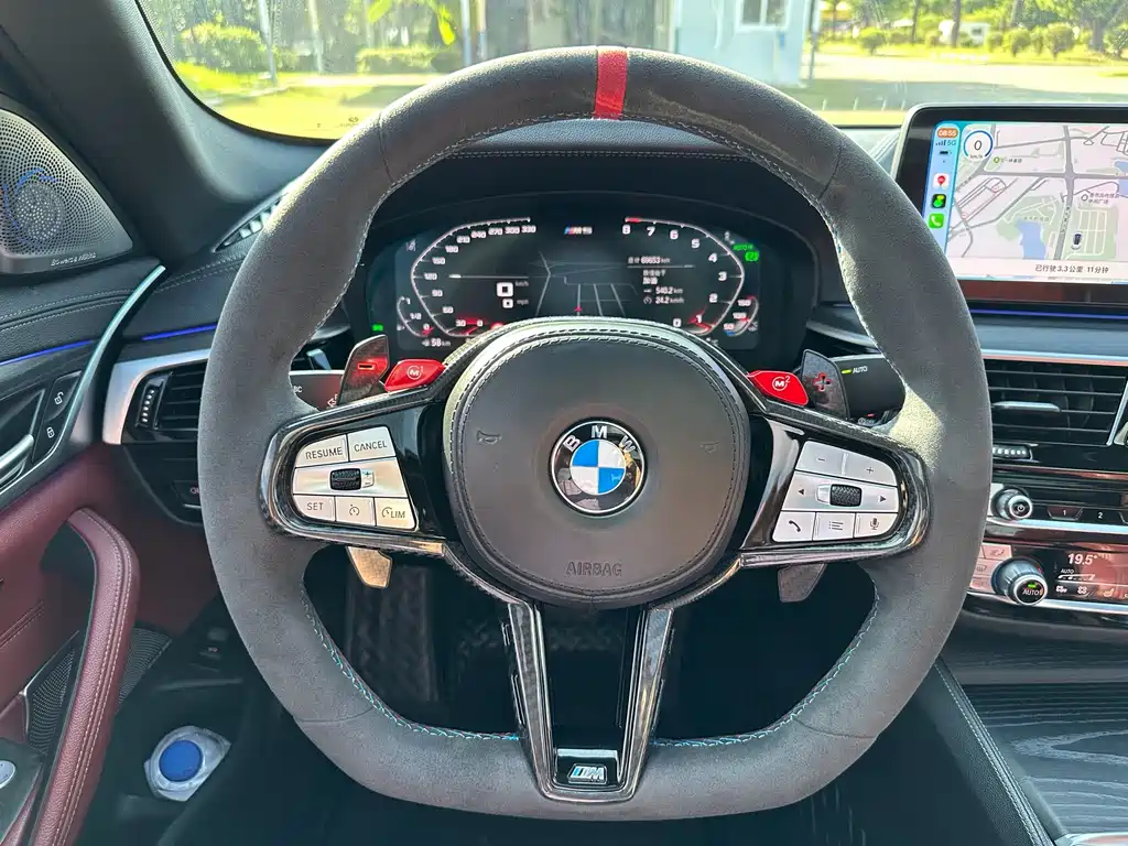 BMW 5 Series — миниатюра 13