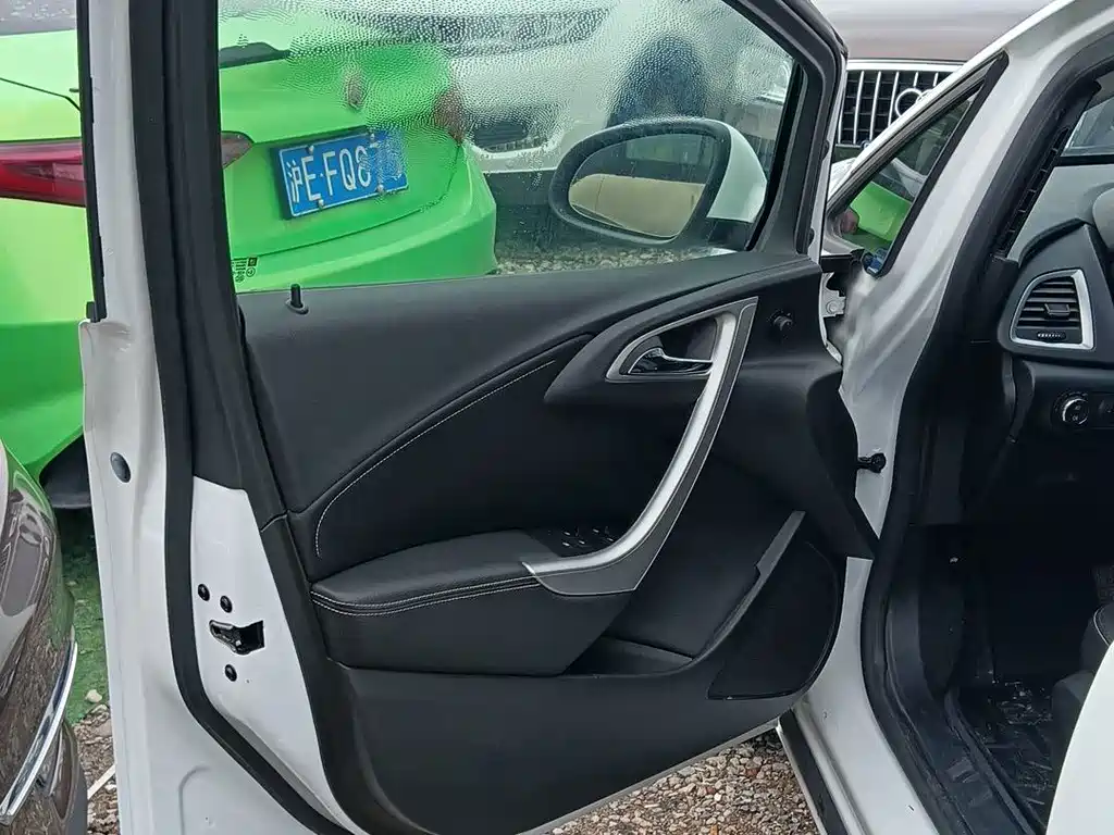 Buick Excelle — миниатюра 8