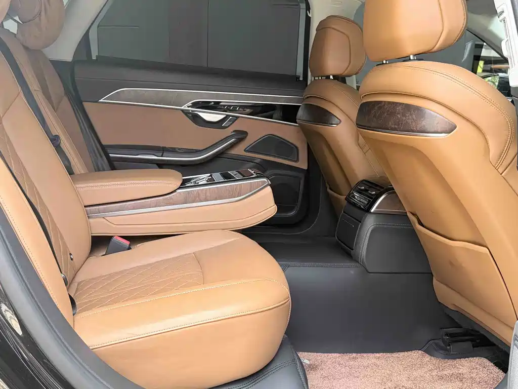 Audi A8 — миниатюра 6