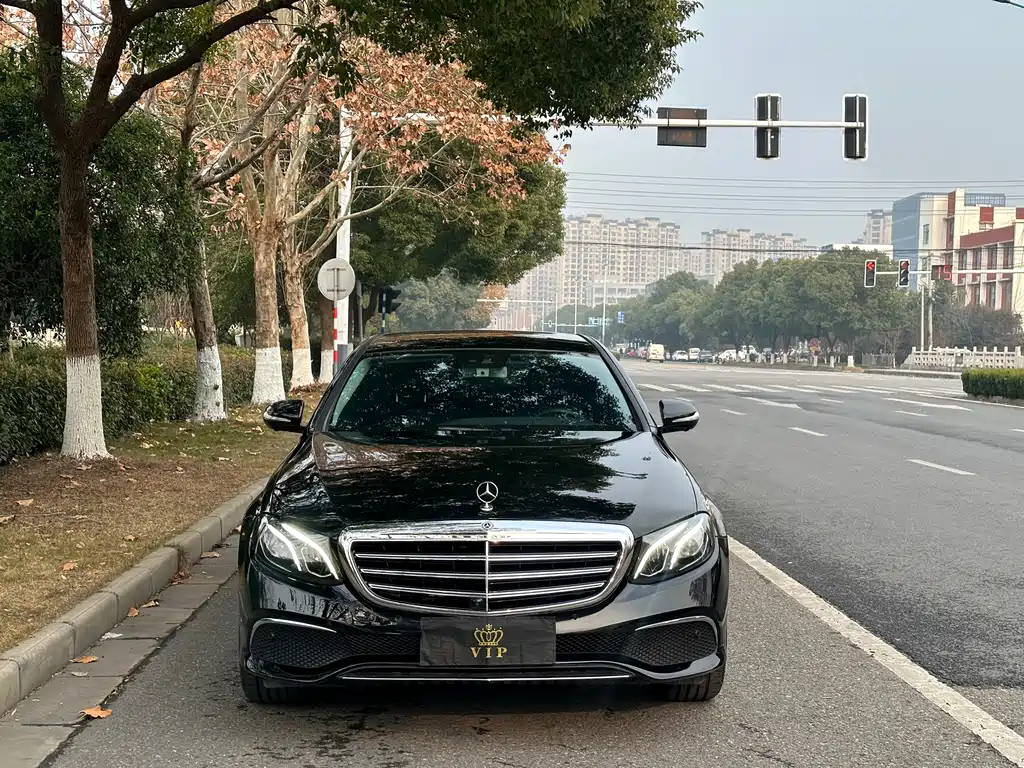 MERCEDES-BENZ E CLASS