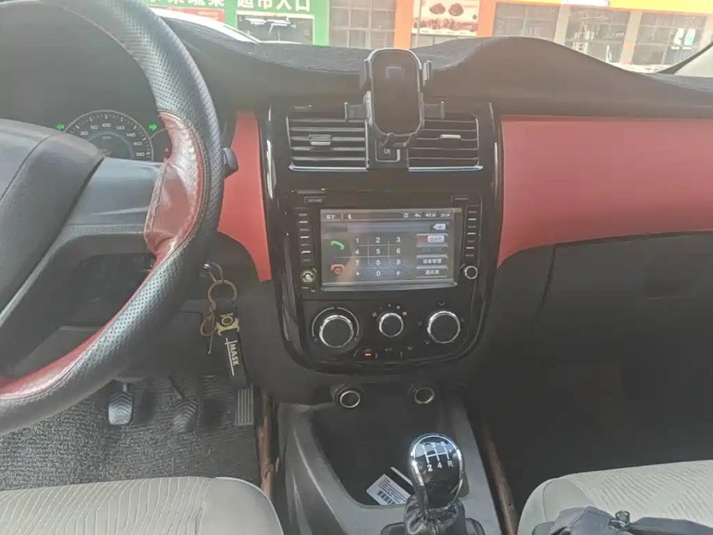 Wuling Rongguang V — миниатюра 13