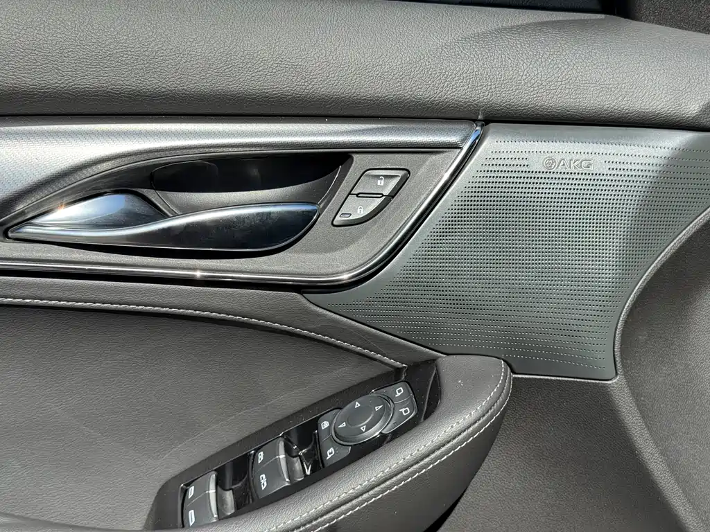 Cadillac CT5 — миниатюра 7