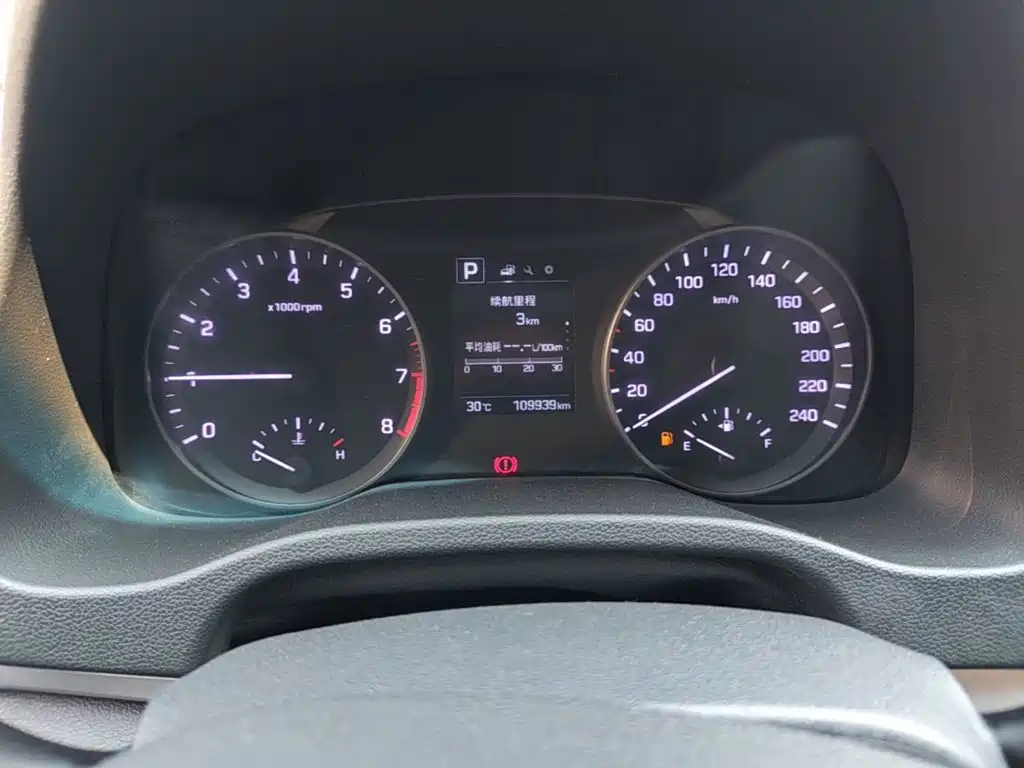 Hyundai Elantra — миниатюра 12