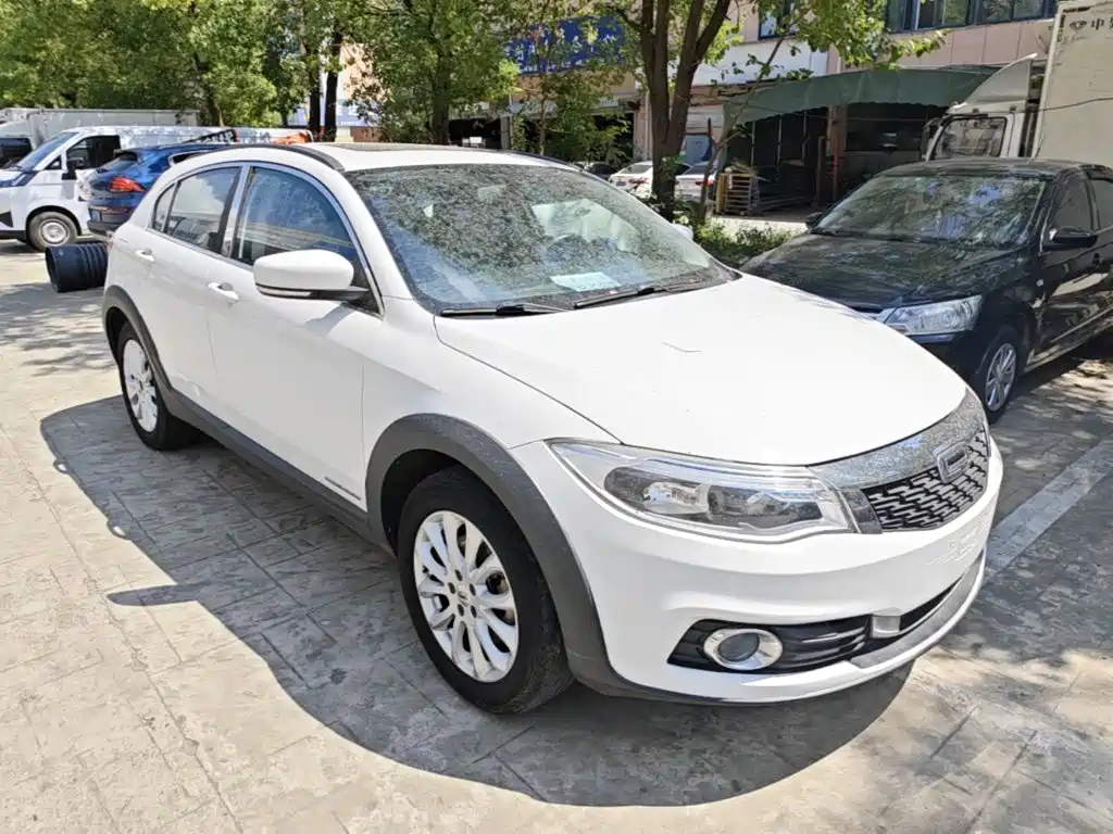 Qoros Qoros 3 — миниатюра 4