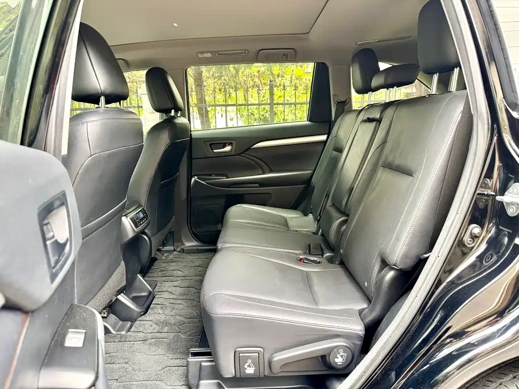 Toyota Highlander — миниатюра 16
