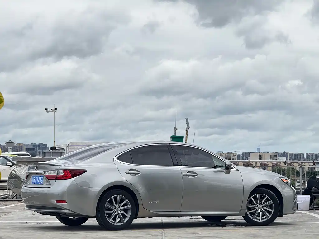 Lexus ES — миниатюра 5