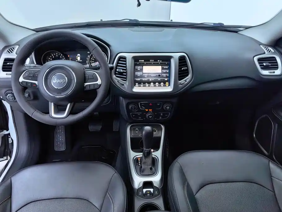 Jeep Compass — миниатюра 12