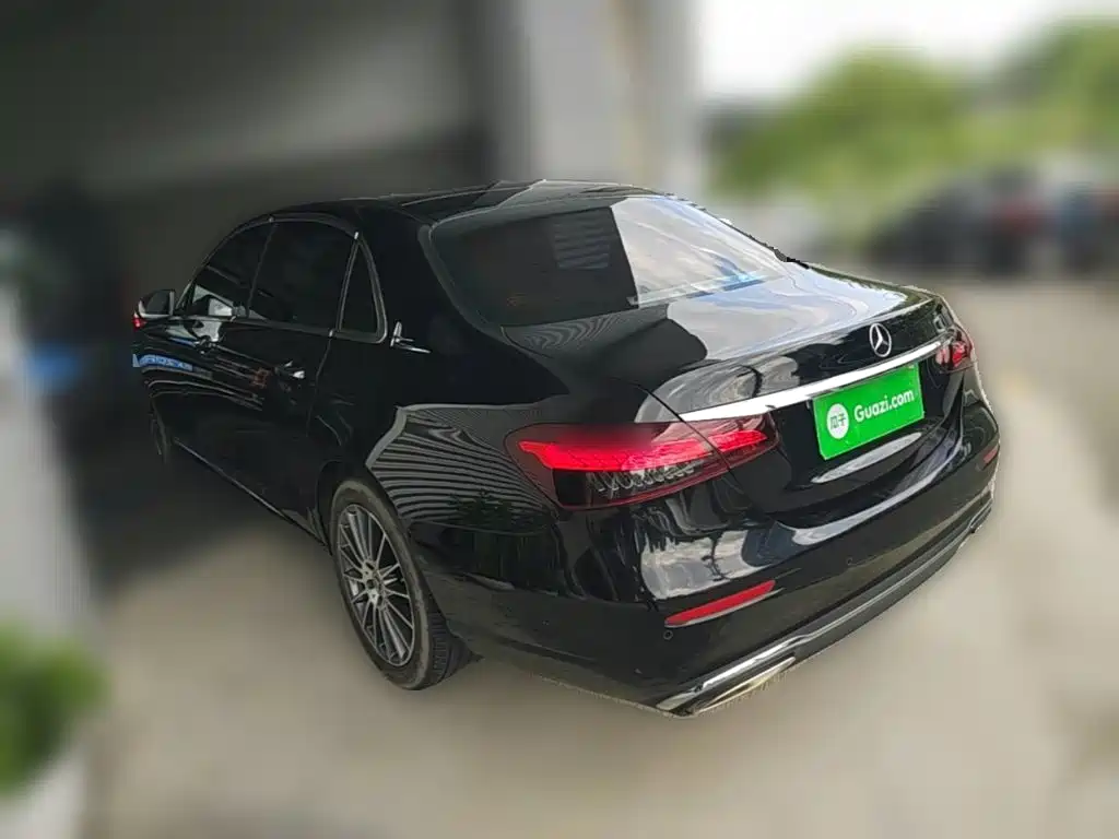 Mercedes-Benz E-Class — миниатюра 7