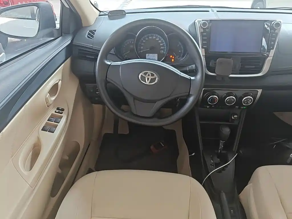Toyota Yaris L — миниатюра 11