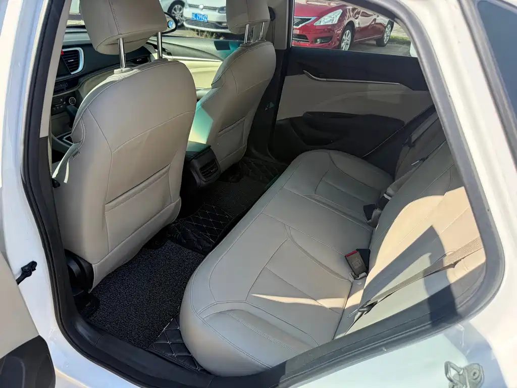 Buick Excelle — миниатюра 3