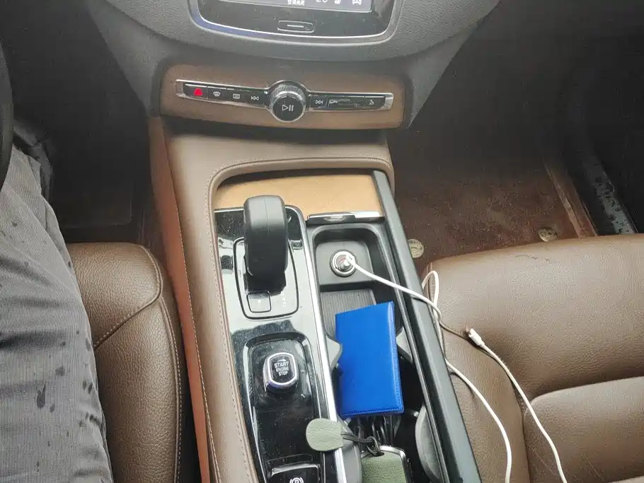 Volvo XC90 — миниатюра 16