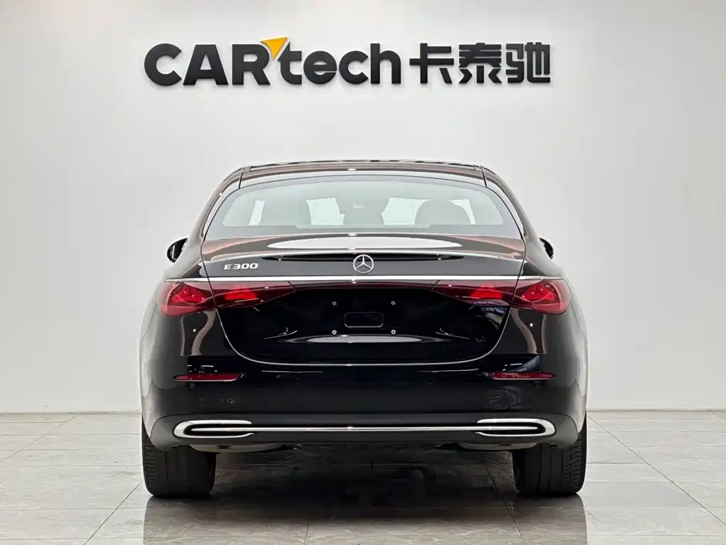Mercedes-Benz E-Class — миниатюра 4