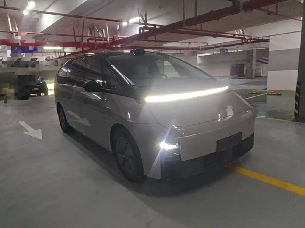 Li Auto Li MEGA — миниатюра 4