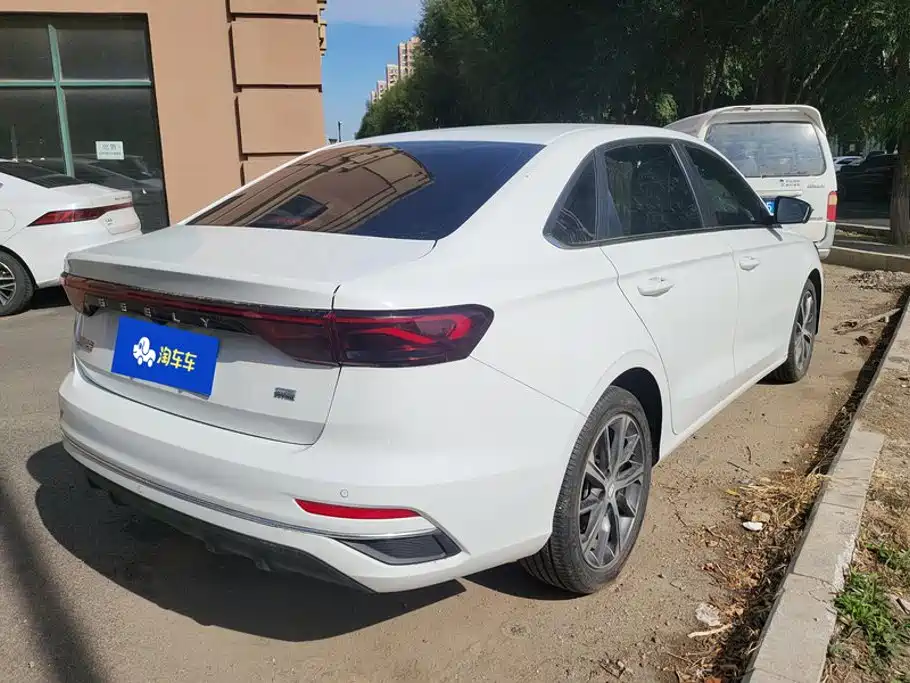 Geely Emgrand — миниатюра 3